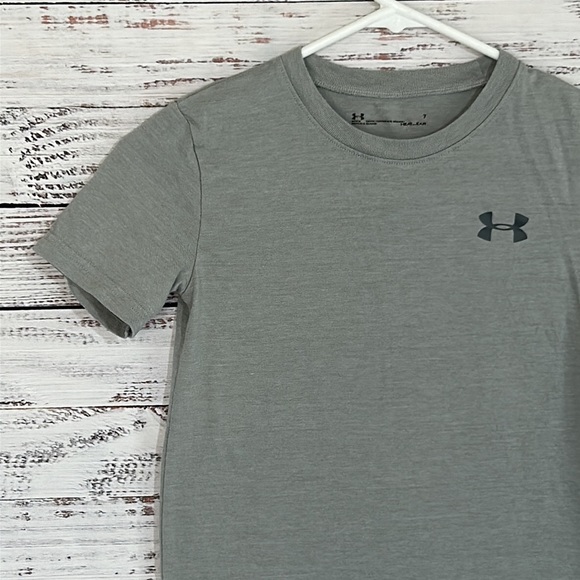 Under Armour Shirt Size 7 Boys - Picture 2 of 10